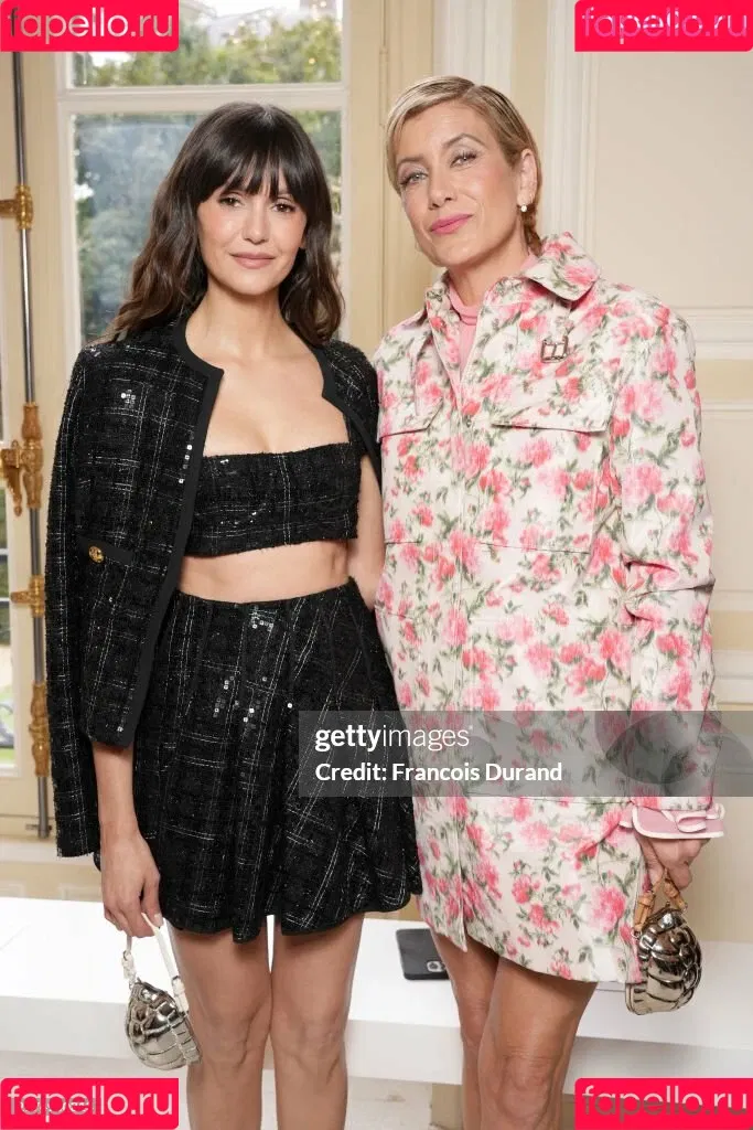 Nina Dobrev / nina Onlyfans Photo Gallery 
