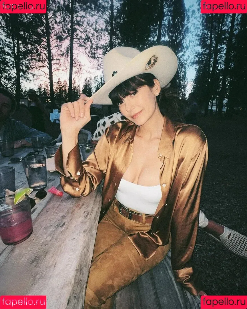 Nina Dobrev / nina Onlyfans Photo Gallery 
