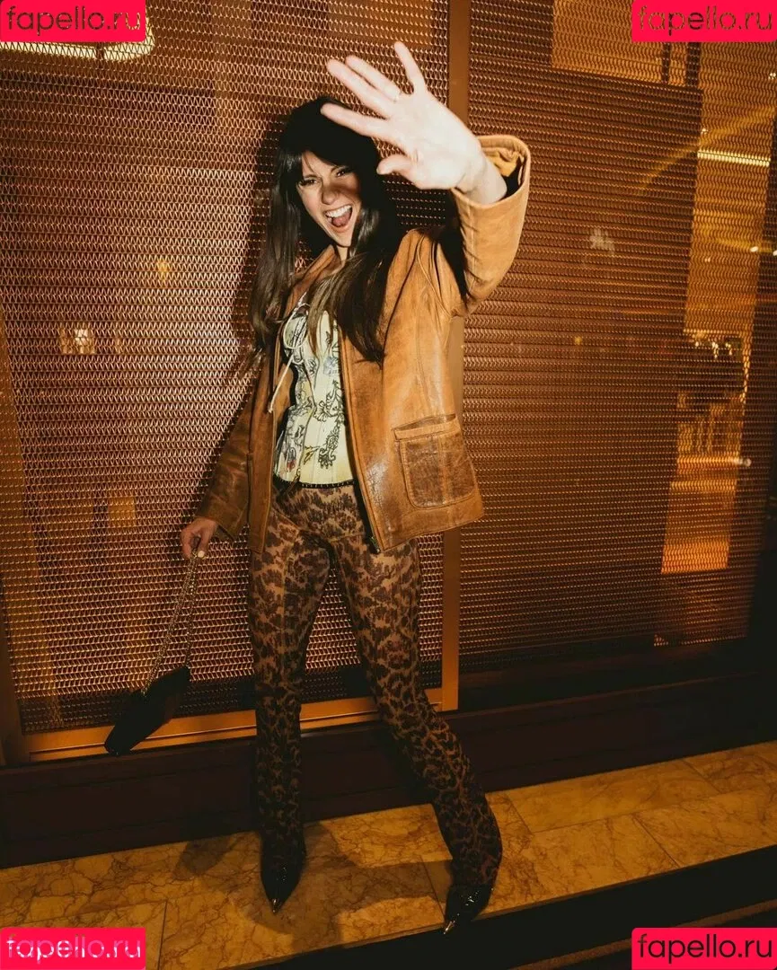 Nina Dobrev / nina Onlyfans Photo Gallery 