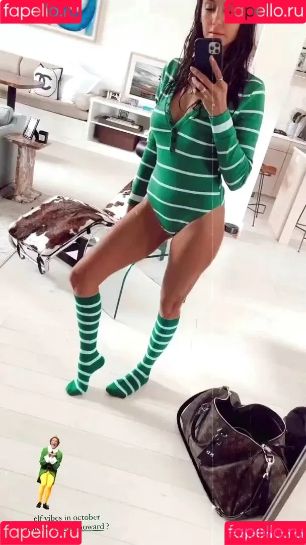Nina Dobrev / nina Onlyfans Photo Gallery 