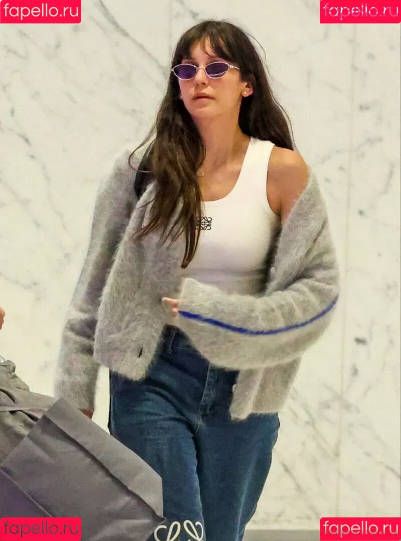 Nina Dobrev / nina Onlyfans Photo Gallery 