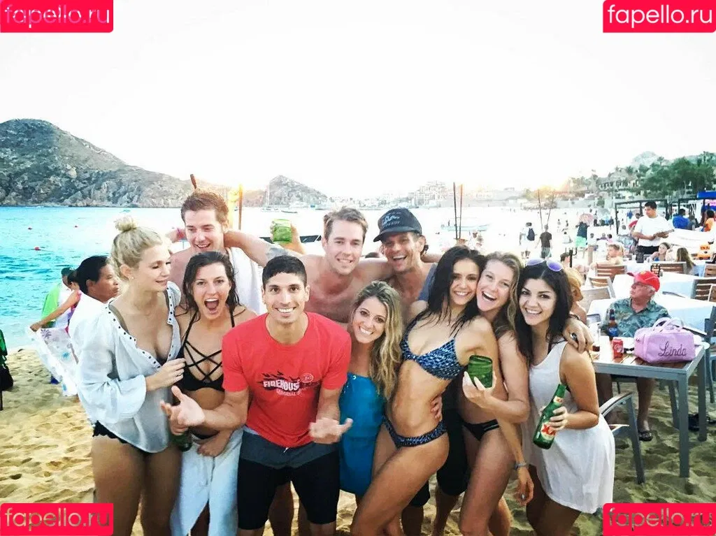 Nina Dobrev / nina Onlyfans Photo Gallery 