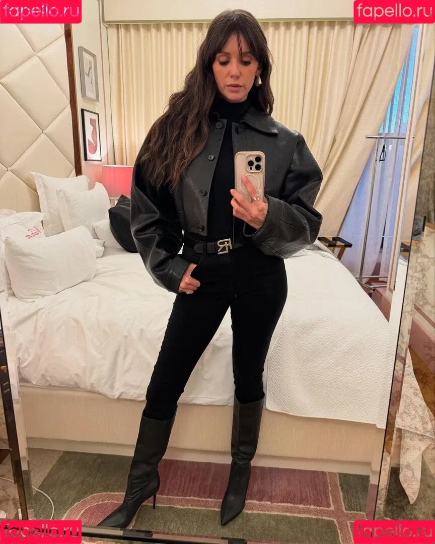 Nina Dobrev / nina Onlyfans Photo Gallery 
