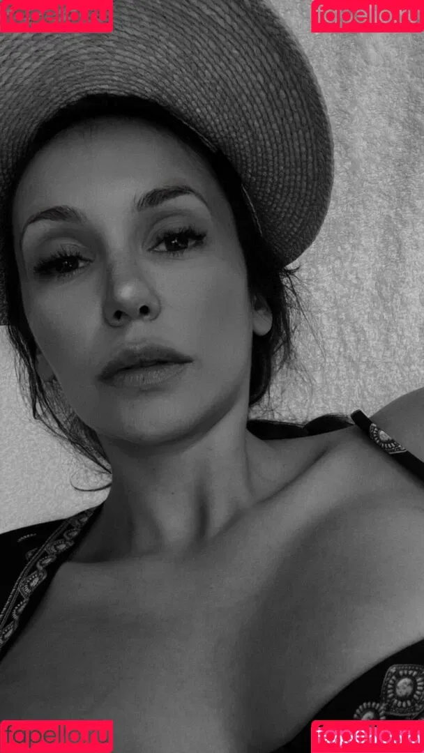 Nina Dobrev / nina Onlyfans Photo Gallery 