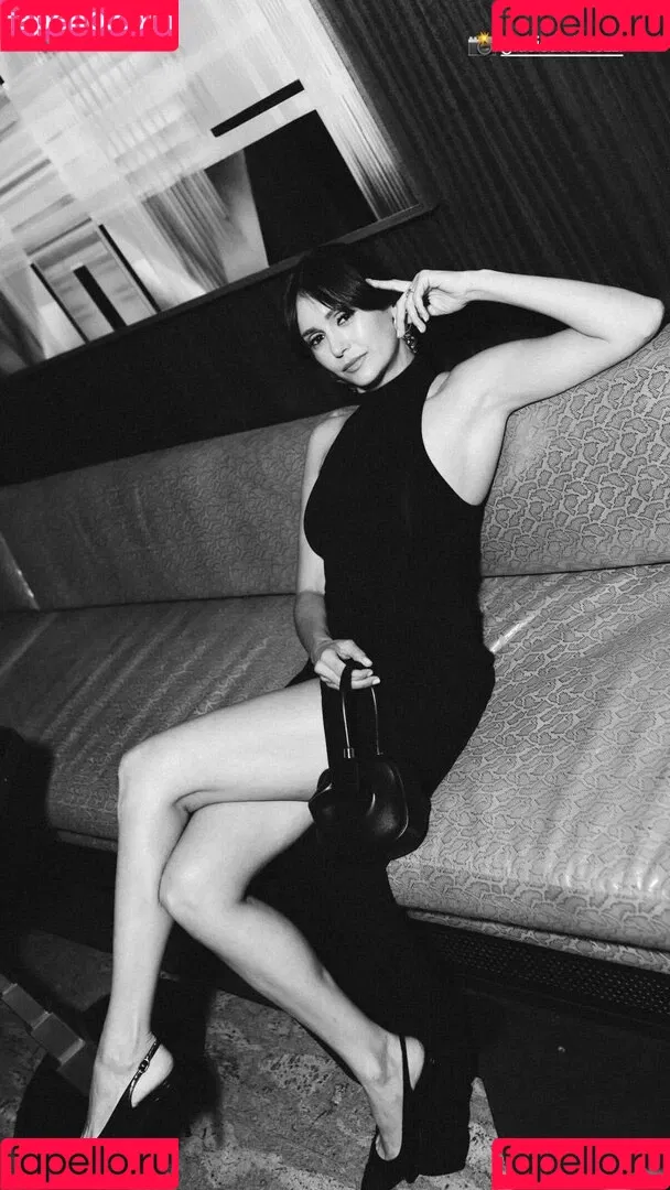 Nina Dobrev / nina Onlyfans Photo Gallery 