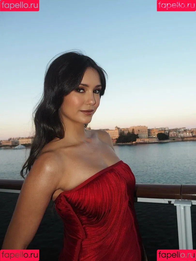 Nina Dobrev / nina Onlyfans Photo Gallery 