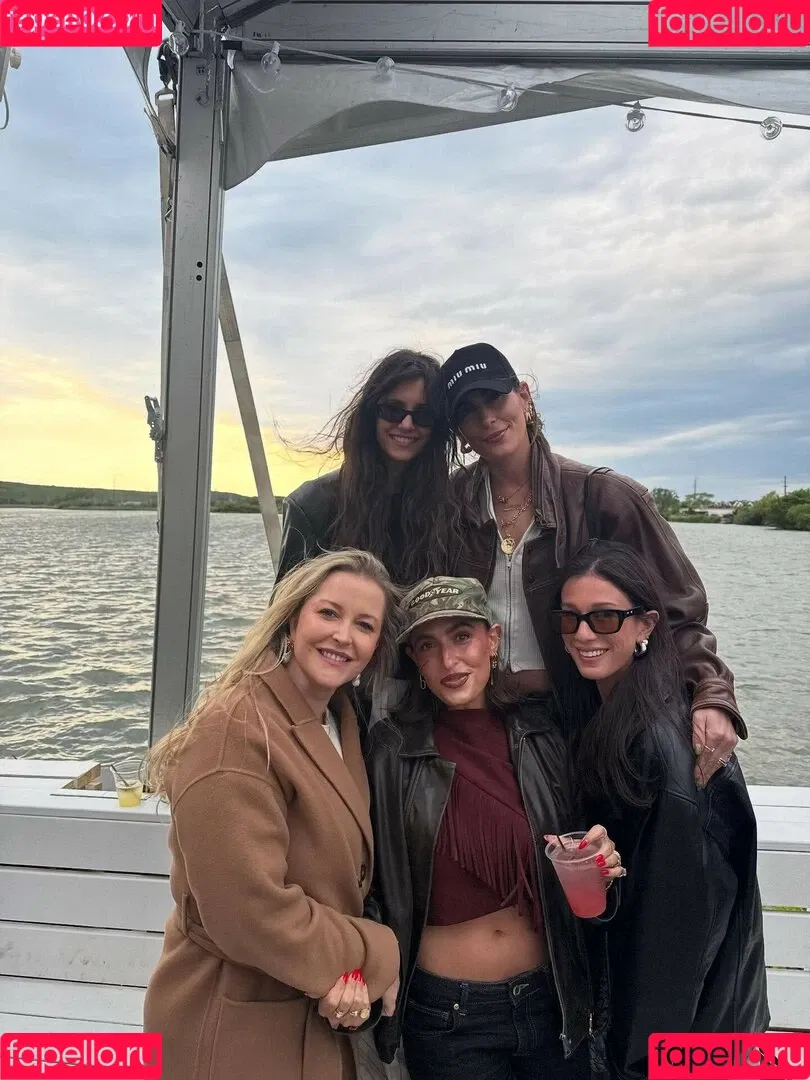Nina Dobrev / nina Onlyfans Photo Gallery 