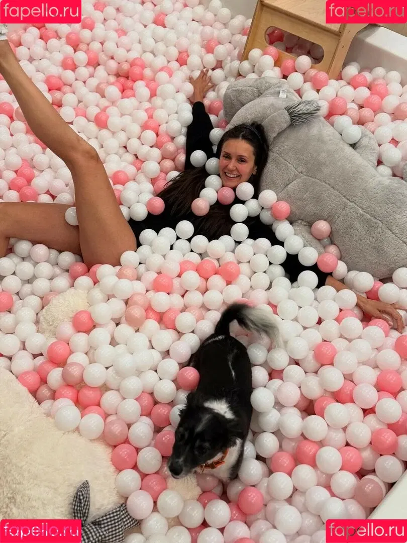 Nina Dobrev / nina Onlyfans Photo Gallery 
