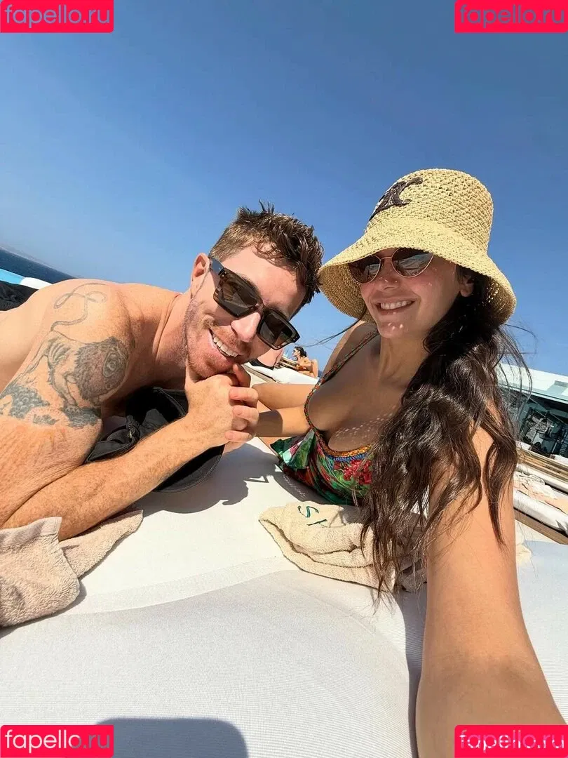 Nina Dobrev / nina Onlyfans Photo Gallery 
