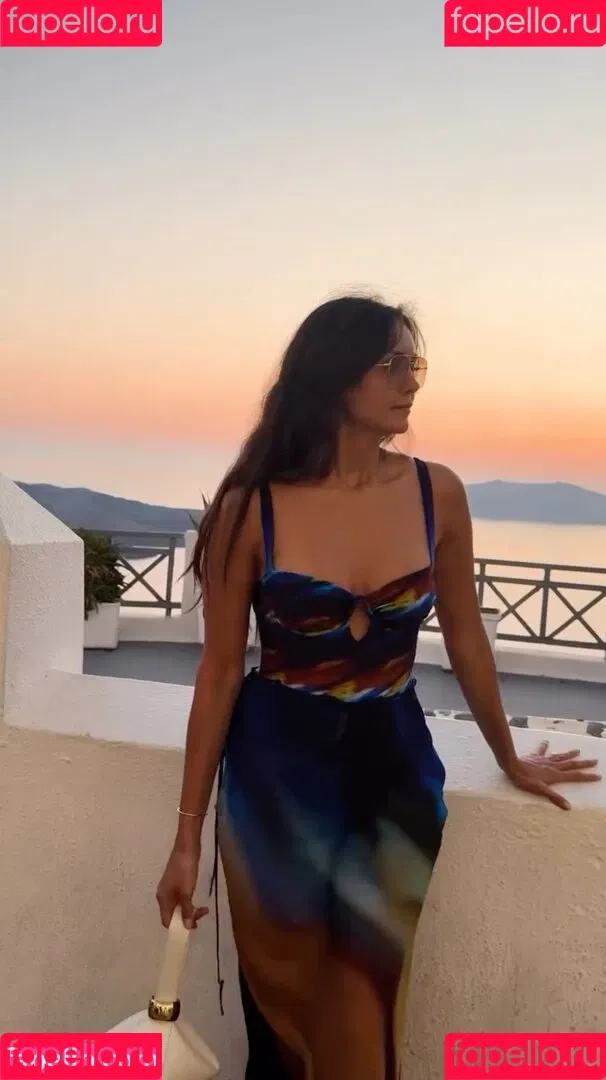Nina Dobrev / nina Onlyfans Photo Gallery 