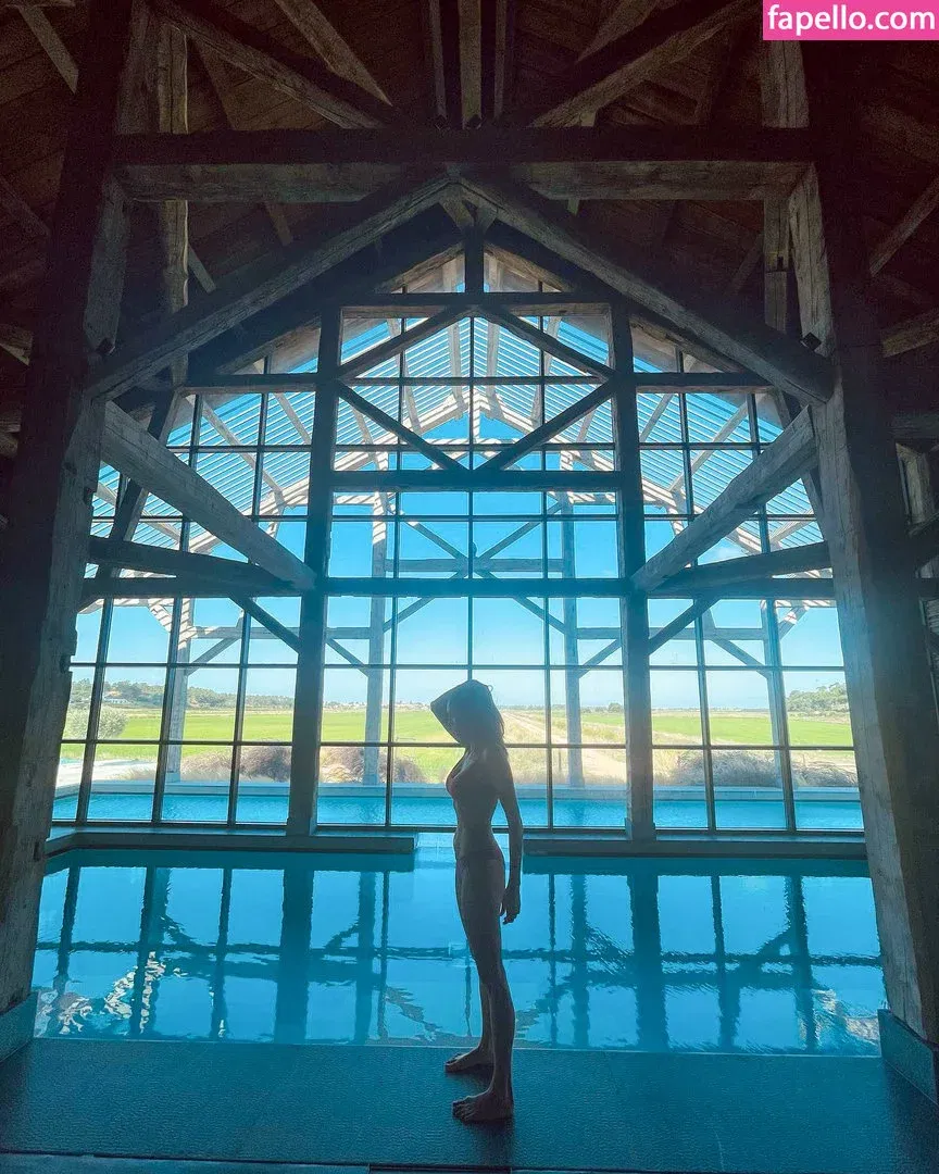 Nina Dobrev / nina Onlyfans Photo Gallery 