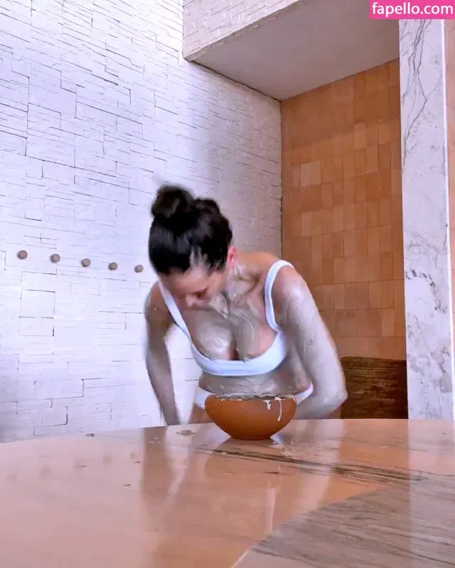 Nina Dobrev / nina Onlyfans Photo Gallery 