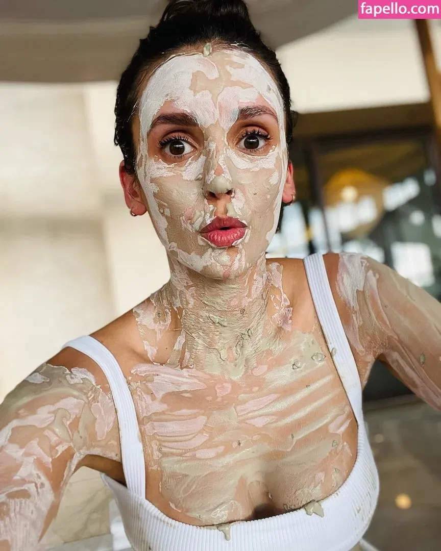 Nina Dobrev / nina Onlyfans Photo Gallery 