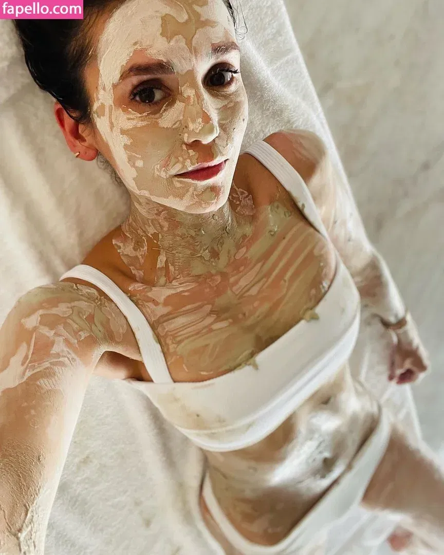 Nina Dobrev / nina Onlyfans Photo Gallery 