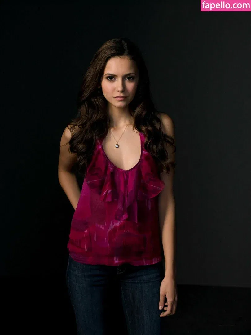 Nina Dobrev / nina Onlyfans Photo Gallery 