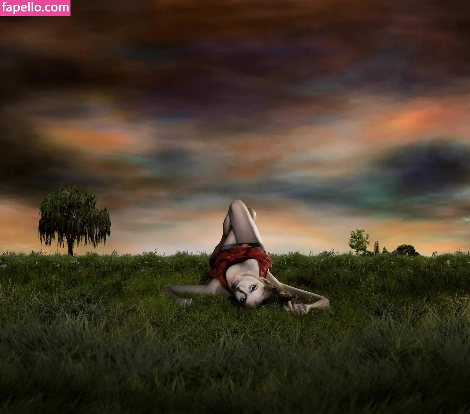 Nina Dobrev / nina Onlyfans Photo Gallery 