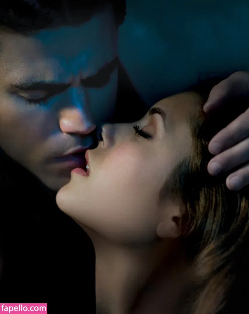 Nina Dobrev / nina Onlyfans Photo Gallery 