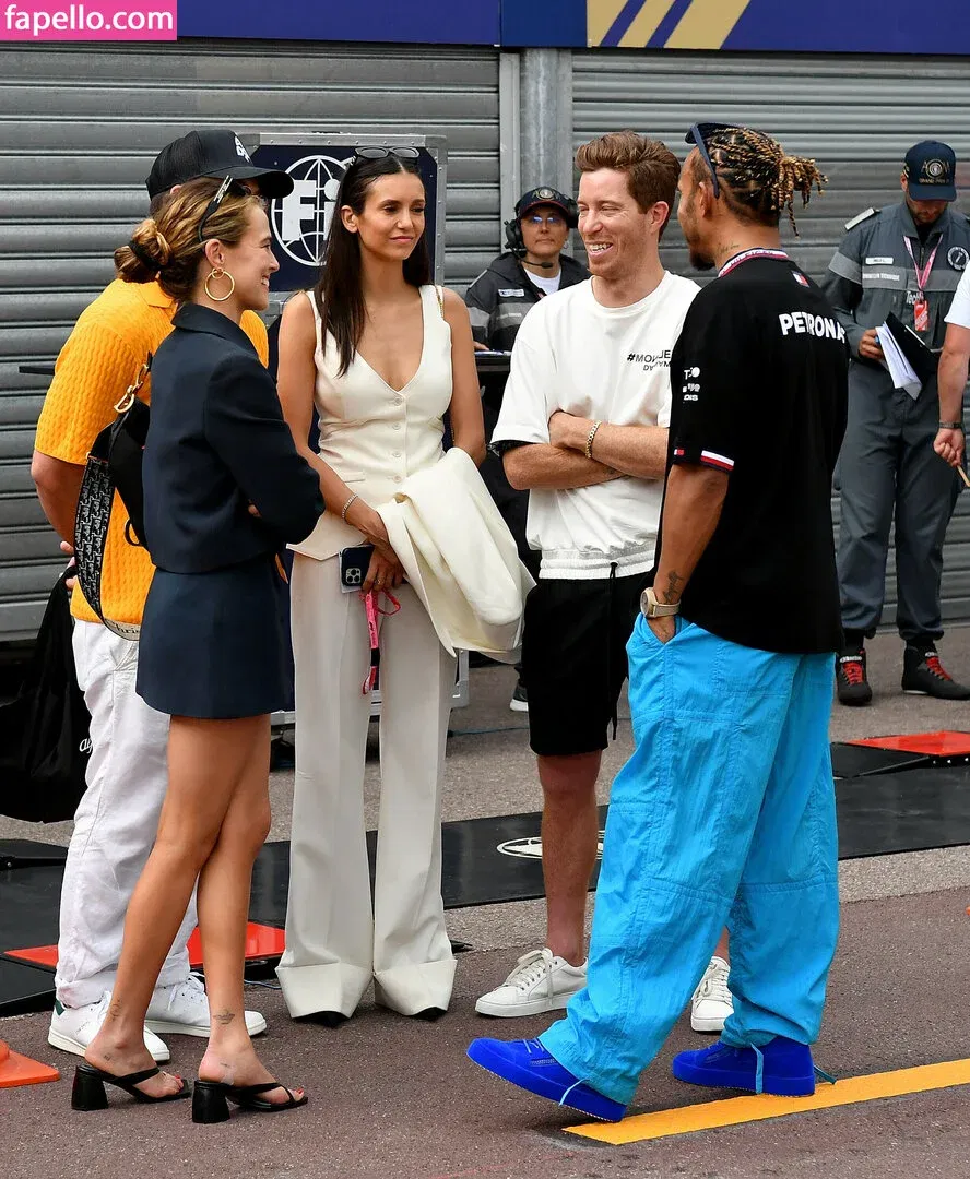 Nina Dobrev / nina Onlyfans Photo Gallery 