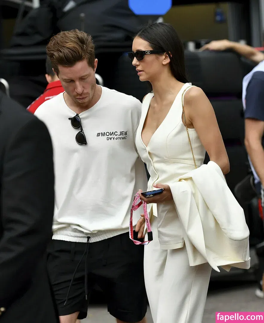 Nina Dobrev / nina Onlyfans Photo Gallery 