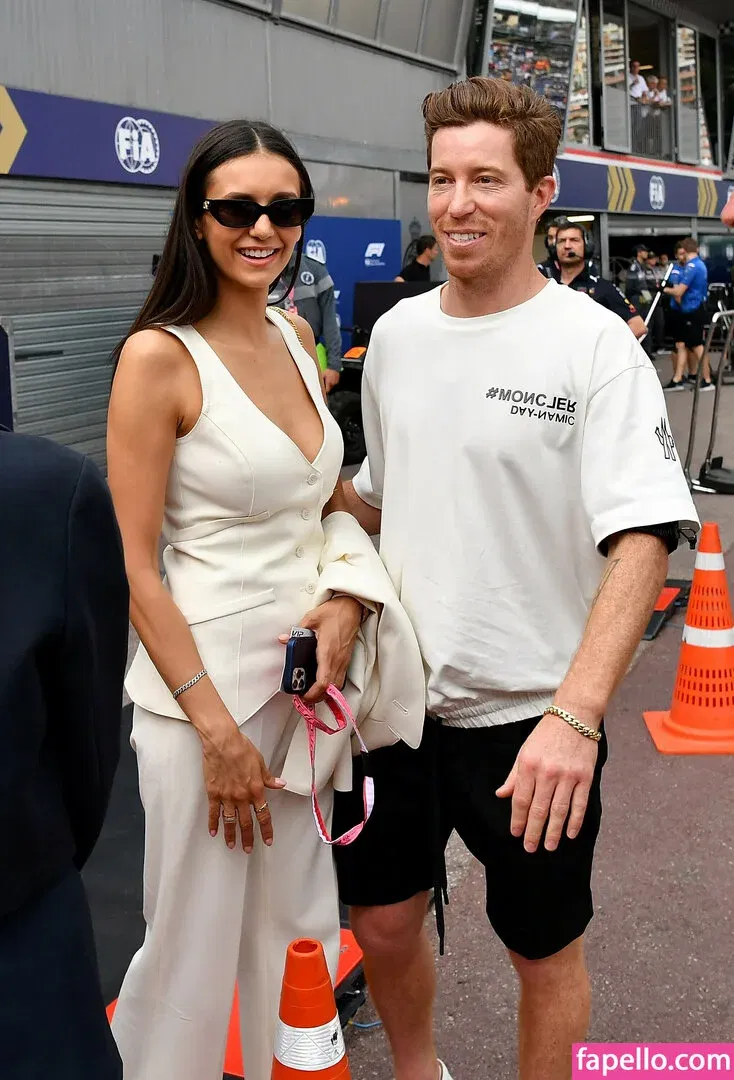 Nina Dobrev / nina Onlyfans Photo Gallery 