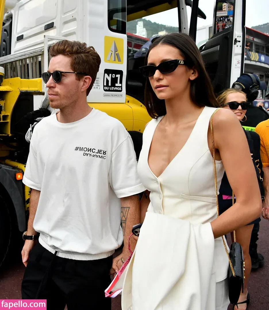 Nina Dobrev / nina Onlyfans Photo Gallery 