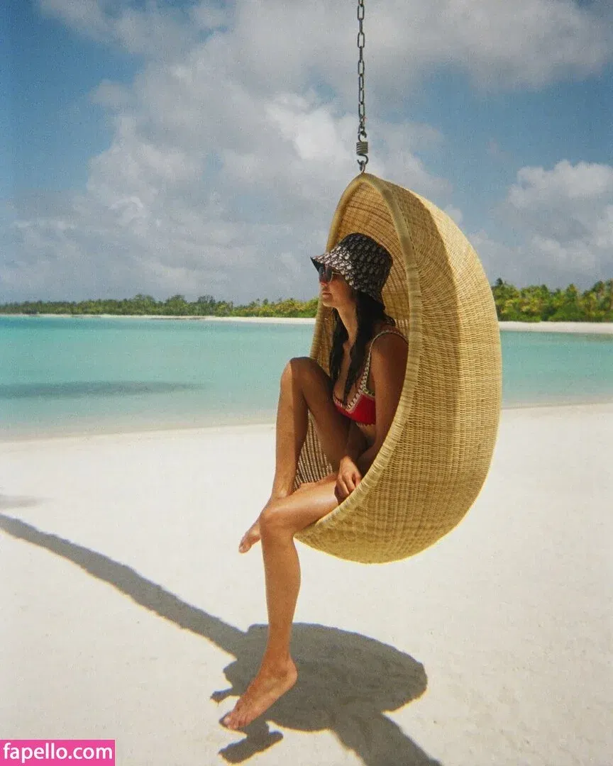 Nina Dobrev / nina Onlyfans Photo Gallery 