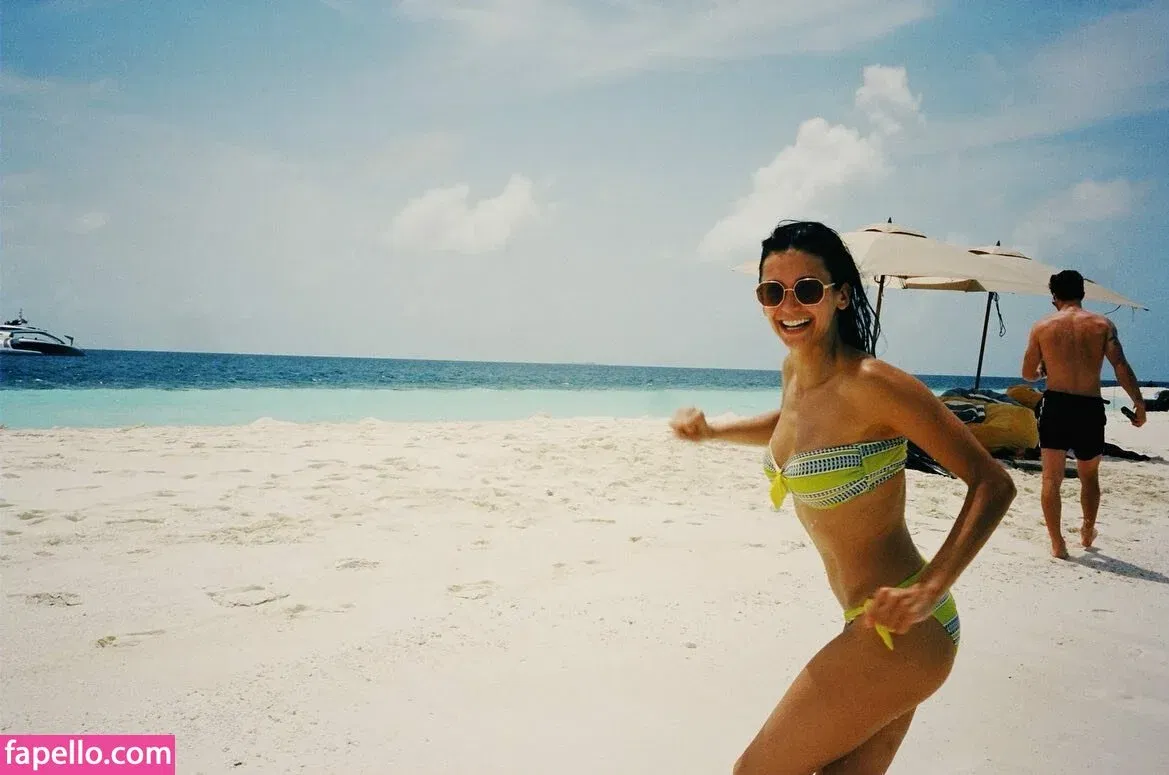 Nina Dobrev / nina Onlyfans Photo Gallery 