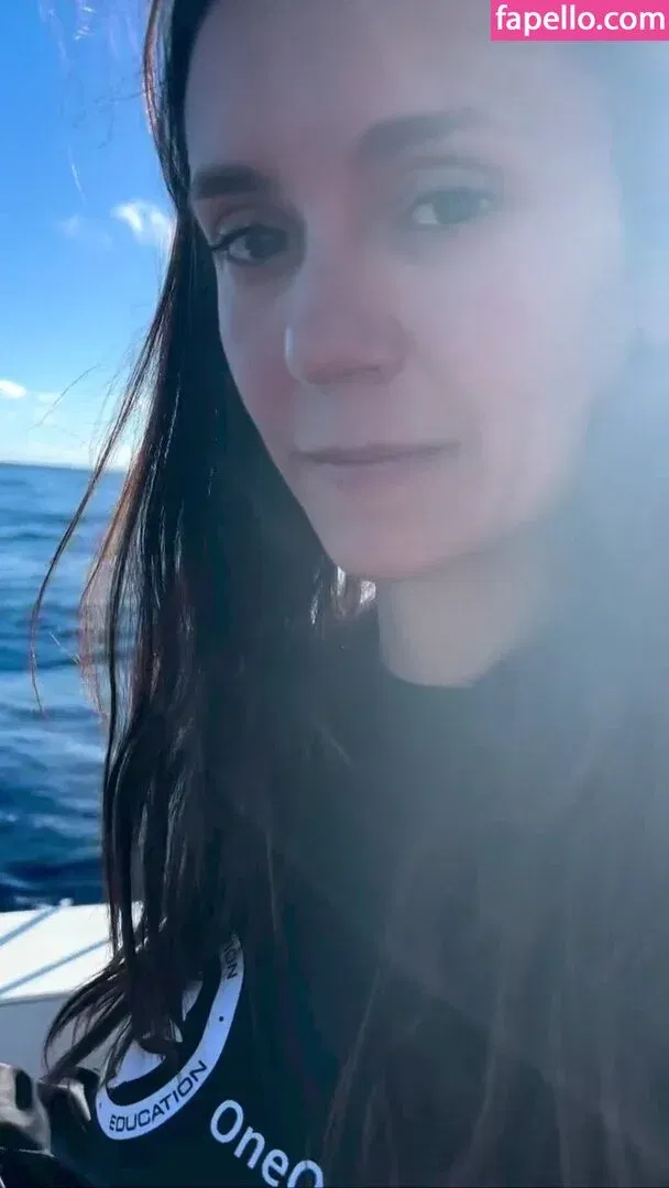 Nina Dobrev / nina Onlyfans Photo Gallery 
