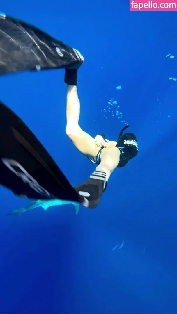 Nina Dobrev / nina Onlyfans Photo Gallery 