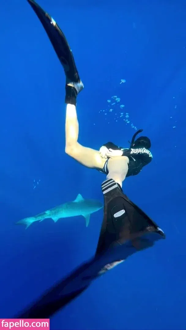 Nina Dobrev / nina Onlyfans Photo Gallery 