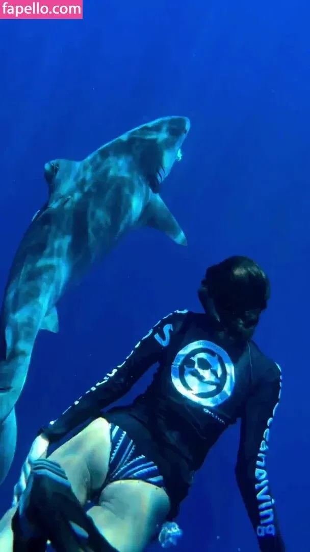 Nina Dobrev / nina Onlyfans Photo Gallery 