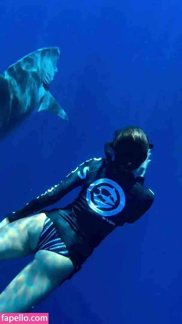 Nina Dobrev / nina Onlyfans Photo Gallery 