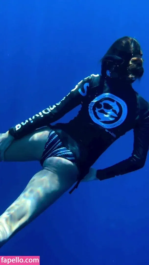 Nina Dobrev / nina Onlyfans Photo Gallery 