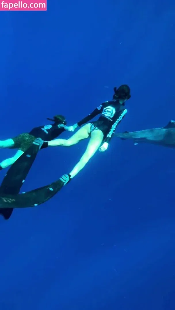 Nina Dobrev / nina Onlyfans Photo Gallery 