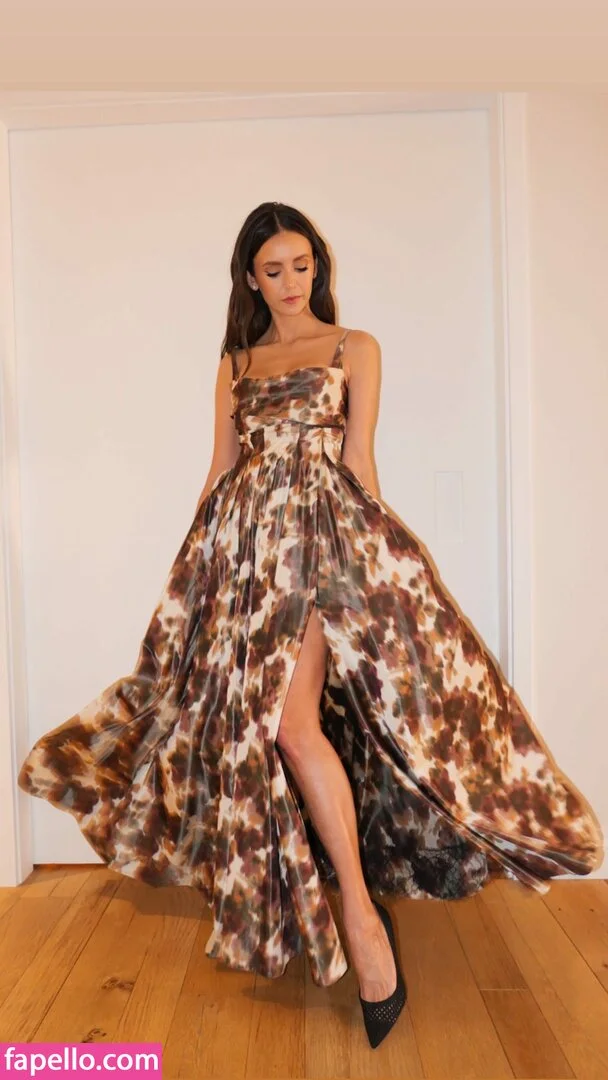 Nina Dobrev / nina Onlyfans Photo Gallery 