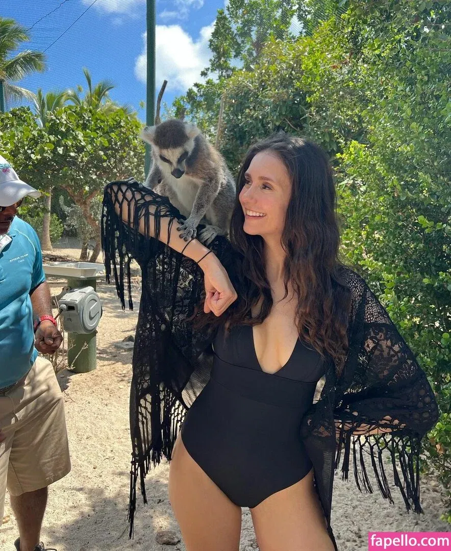 Nina Dobrev / nina Onlyfans Photo Gallery 