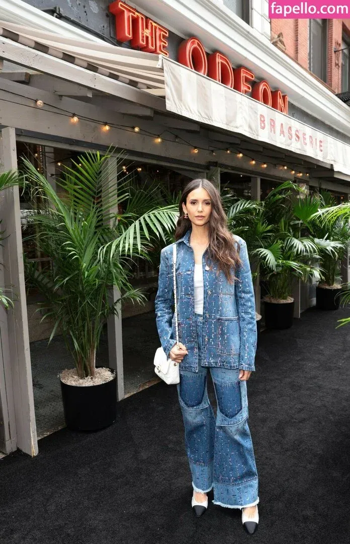 Nina Dobrev / nina Onlyfans Photo Gallery 