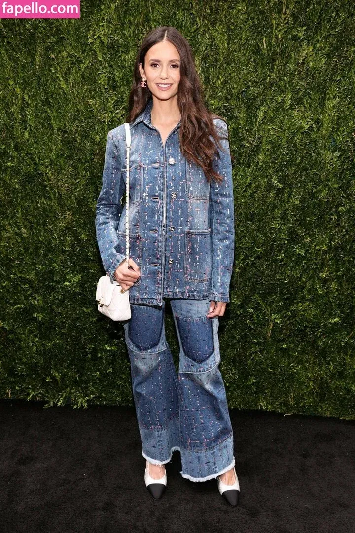 Nina Dobrev / nina Onlyfans Photo Gallery 