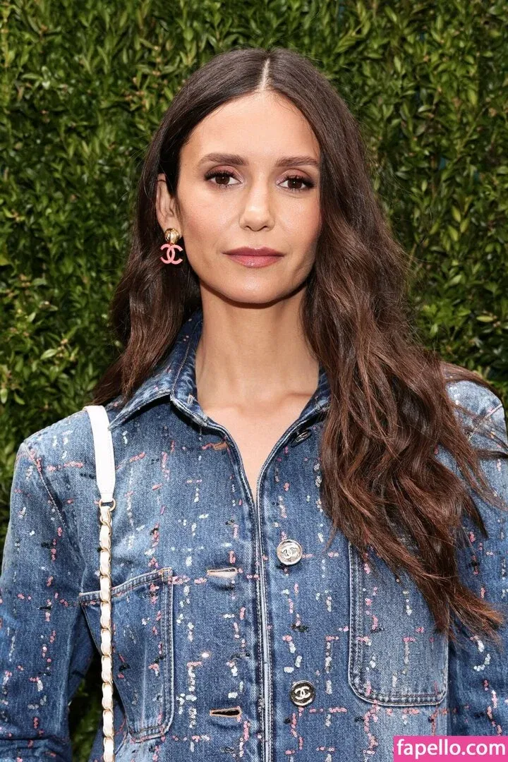 Nina Dobrev / nina Onlyfans Photo Gallery 