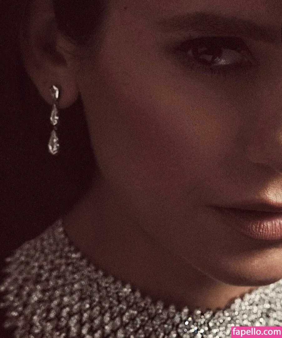 Nina Dobrev / nina Onlyfans Photo Gallery 