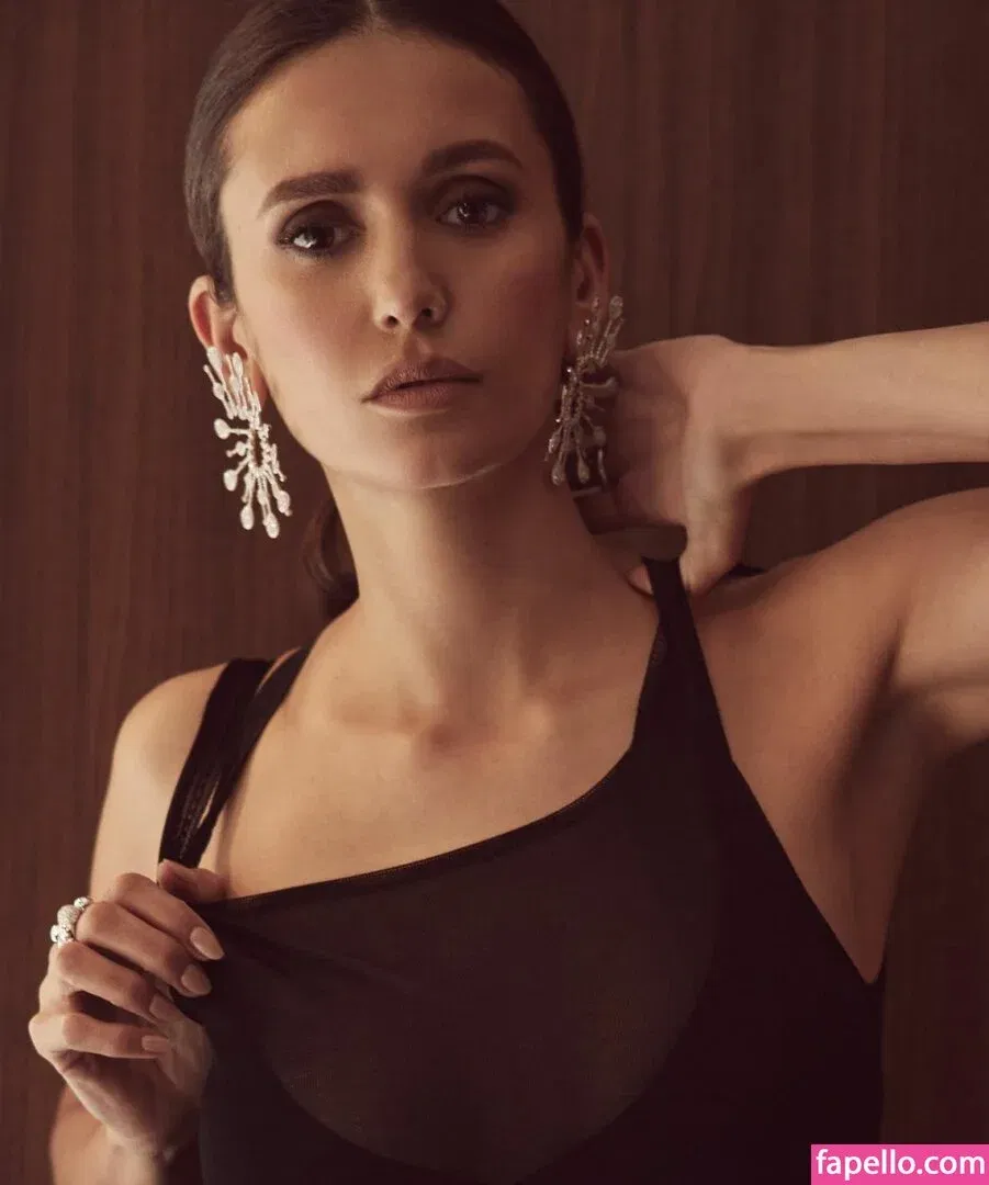 Nina Dobrev / nina Onlyfans Photo Gallery 