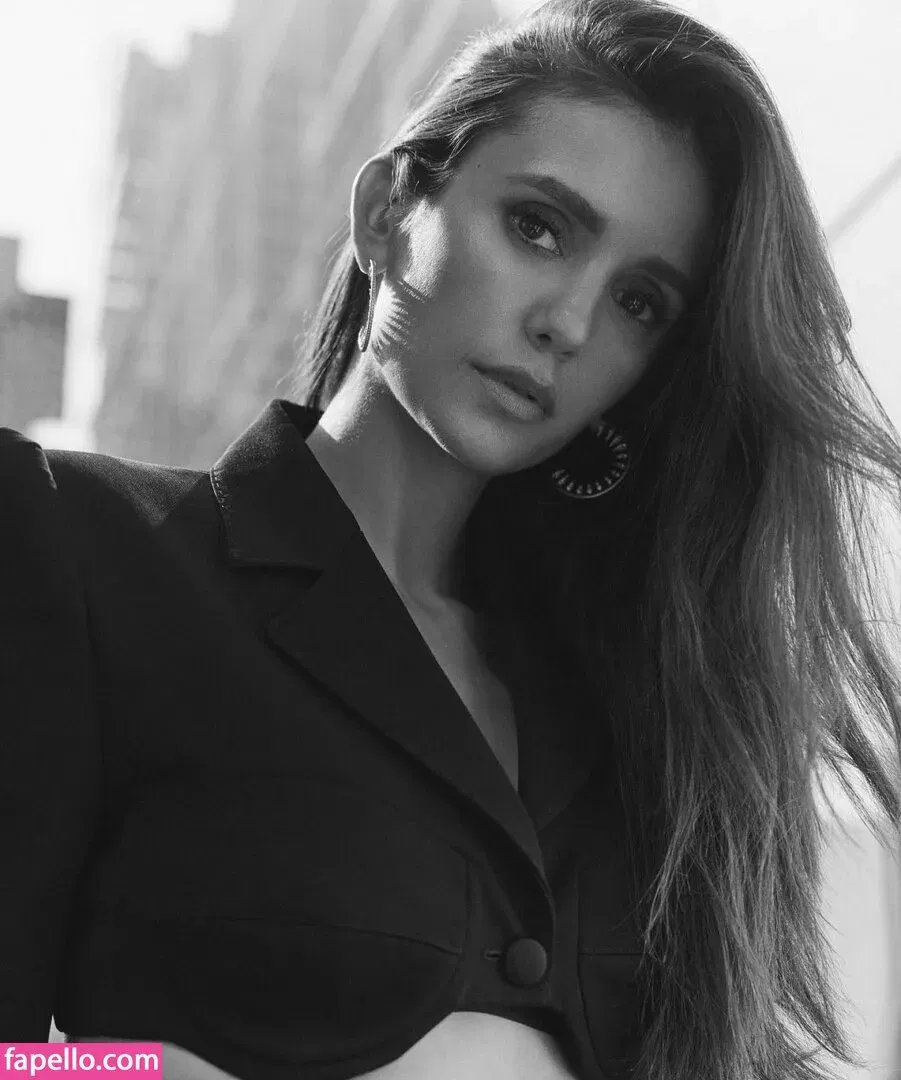 Nina Dobrev / nina Onlyfans Photo Gallery 