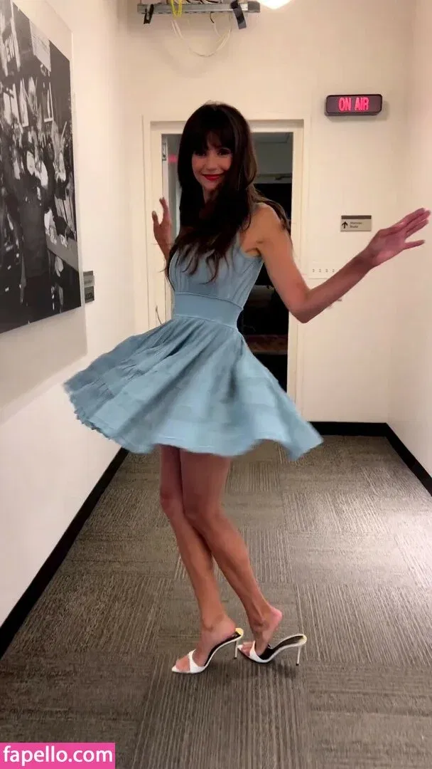 Nina Dobrev / nina Onlyfans Photo Gallery 