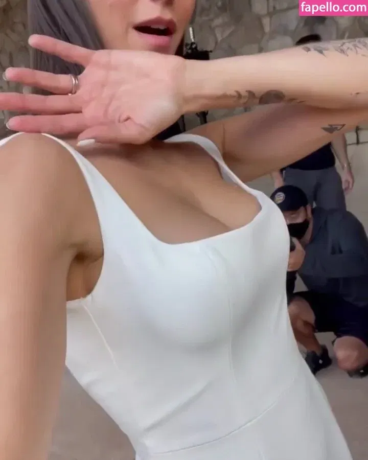 Nina Dobrev / nina Onlyfans Photo Gallery 