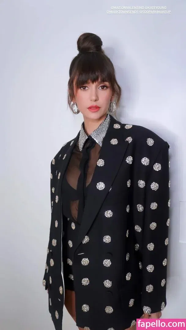 Nina Dobrev / nina Onlyfans Photo Gallery 