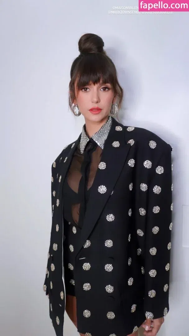 Nina Dobrev / nina Onlyfans Photo Gallery 