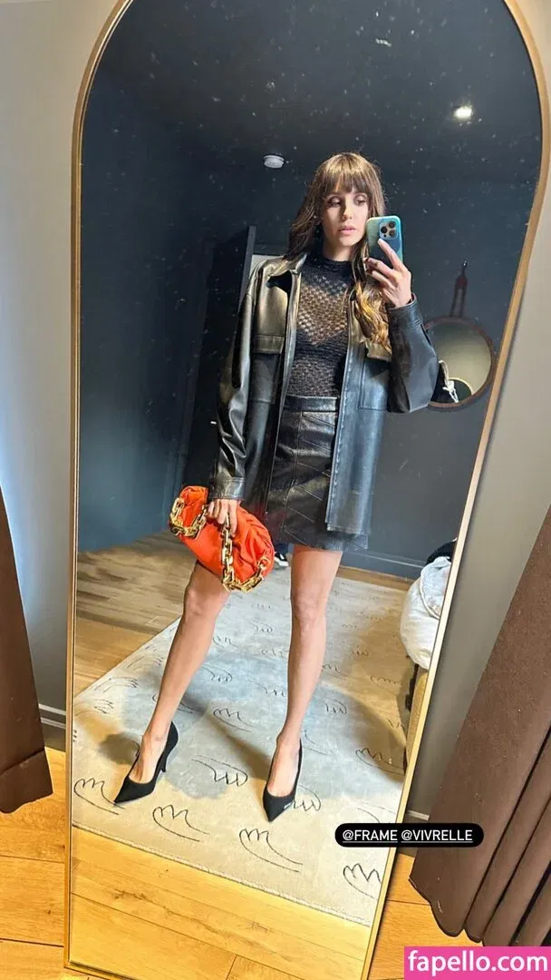 Nina Dobrev / nina Onlyfans Photo Gallery 