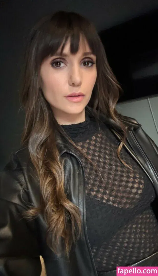 Nina Dobrev / nina Onlyfans Photo Gallery 