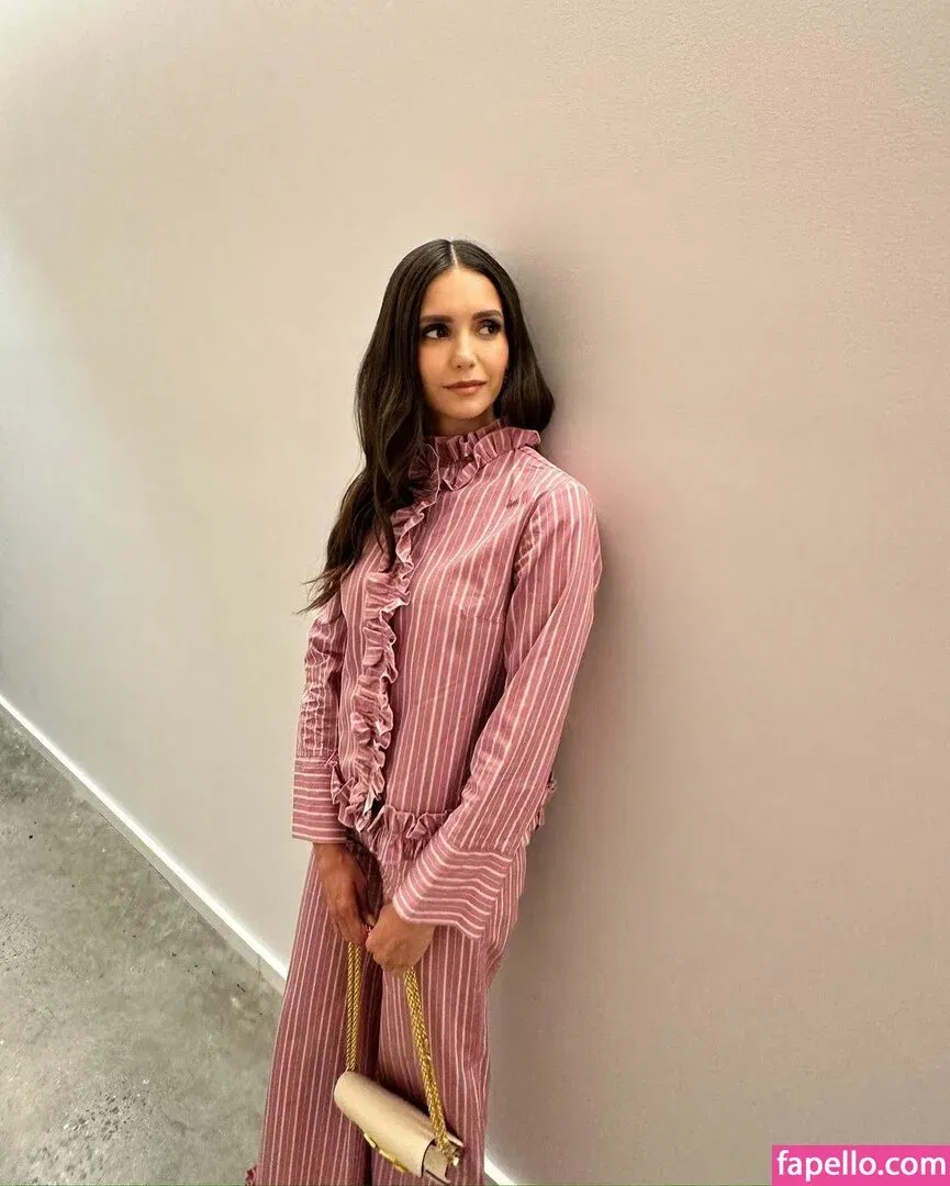 Nina Dobrev / nina Onlyfans Photo Gallery 