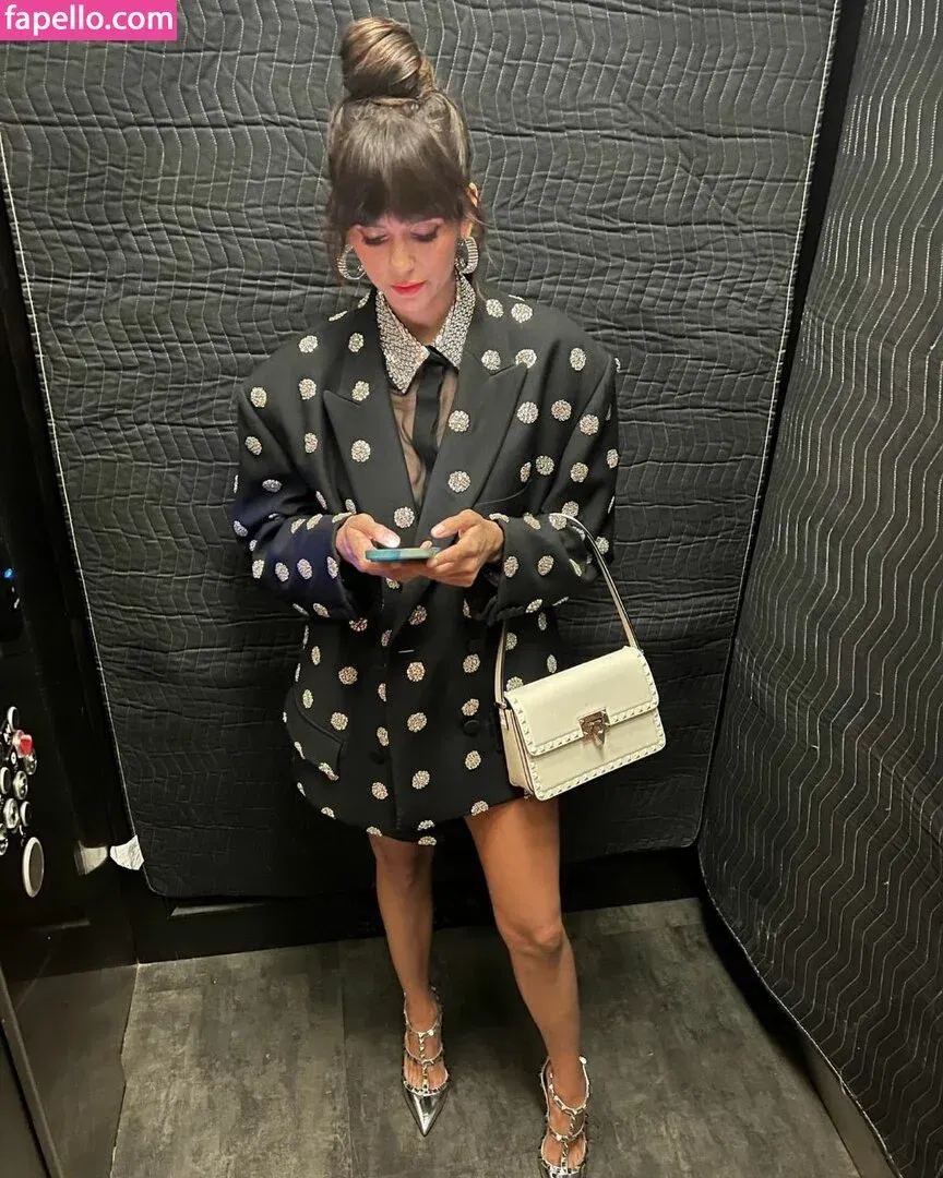 Nina Dobrev / nina Onlyfans Photo Gallery 